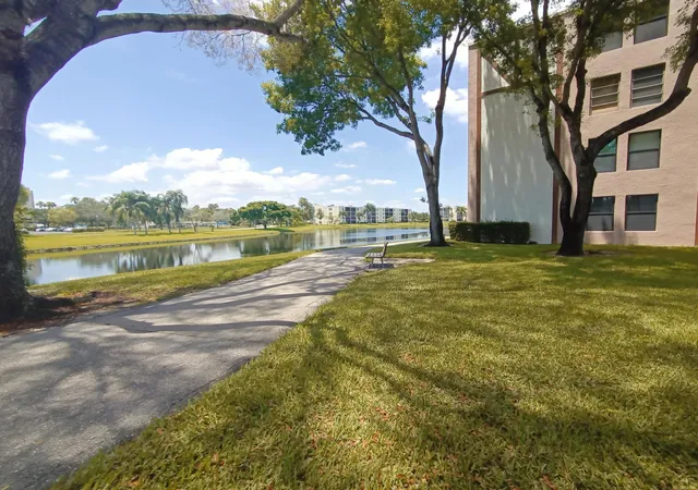 Homes for sale in Delray Beach, FL | 7320 Amberly Ln #305, Delray Beach, FL 33446 | MLS# B26050775
