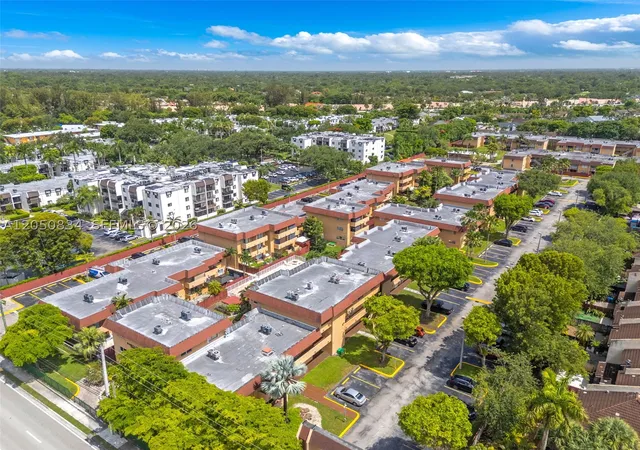 2nd image of 9958 Sw 88Th St, Miami, FL 33176