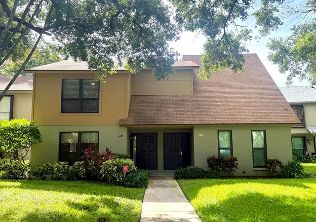 Homes for sale in Palm Beach Gardens, FL | 814 Sandtree Dr, Palm Beach Gardens, FL 33403 | MLS# B26050804