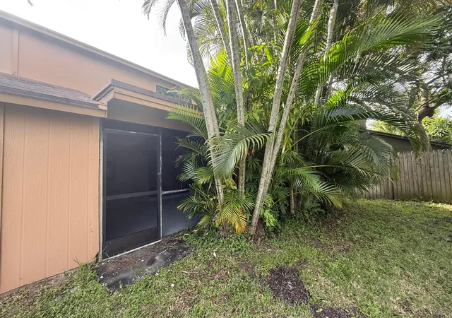 Homes for sale in Palm Beach Gardens, FL | 814 Sandtree Dr, Palm Beach Gardens, FL 33403 | MLS# B26050804