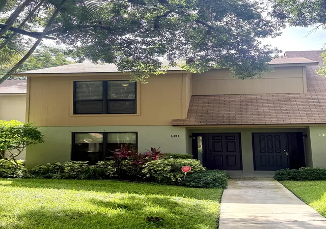Homes for sale in Palm Beach Gardens, FL | 814 Sandtree Dr, Palm Beach Gardens, FL 33403 | MLS# B26050804