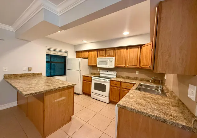 Homes for sale in Palm Beach Gardens, FL | 814 Sandtree Dr, Palm Beach Gardens, FL 33403 | MLS# B26050804