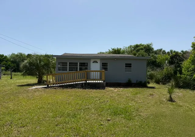 Homes for sale in Vero Beach, FL | 4250 29Th Ave, Vero Beach, FL 32967 | MLS# B26050819