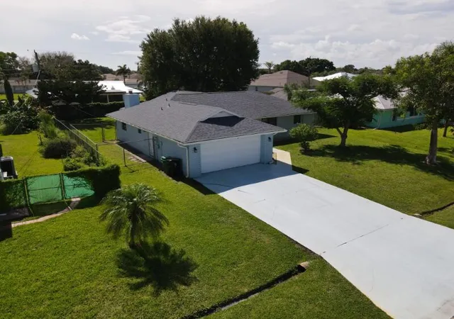 Homes for sale in Port St Lucie, FL | 1841 Se Camden St, Port St Lucie, FL 34952 | MLS# B26050857