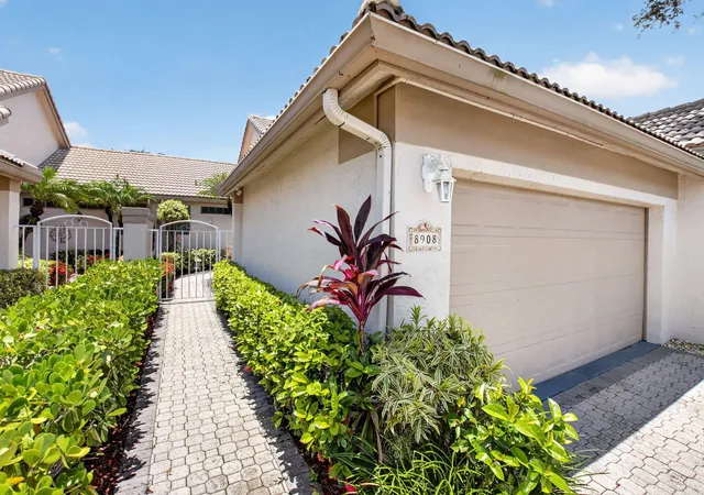 Homes for sale in Boynton Beach, FL | 8908 Shoal Creek Ln, Boynton Beach, FL 33472 | MLS# B26050848