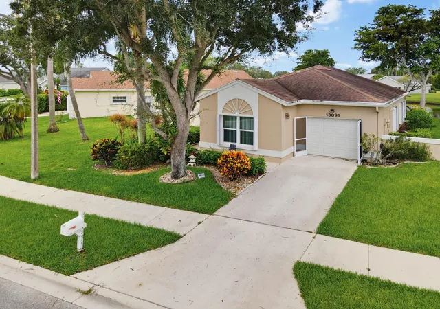 Homes for sale in Delray Beach, FL | 13891 Oneida Dr, Delray Beach, FL 33446 | MLS# B26050875