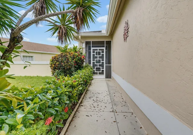 Homes for sale in Delray Beach, FL | 13891 Oneida Dr, Delray Beach, FL 33446 | MLS# B26050875