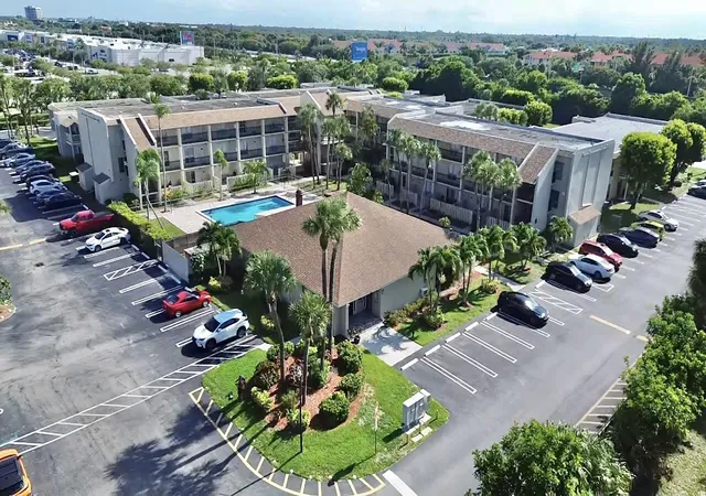 Homes for sale in West Palm Beach, FL | 1500 N Congress Avenue, West Palm Beach, FL 33401 | Houzeo