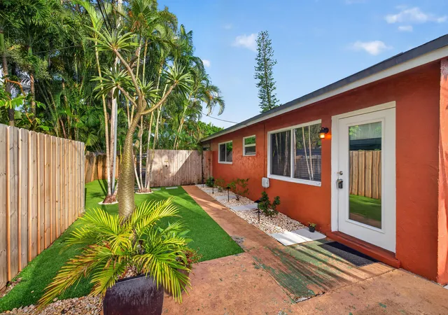 1st image of 1720 Ne 8th Ave, Fort Lauderdale, FL 33305 | MLS# B26050933