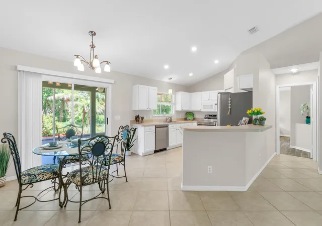 Homes for sale in Vero Beach, FL | 2735 47Th Ave, Vero Beach, FL 32966 | MLS# B26050942