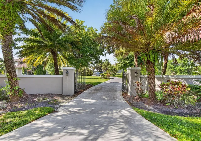 2nd image of 10792 El Caballo Ct, Delray Beach, FL 33446 | MLS# B26050964