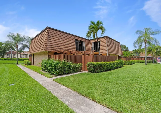 2nd image of 1405 14th Ln, Greenacres, FL 33463 | MLS# B26050806