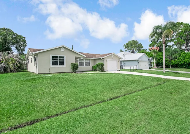 Homes for sale in ,, FL | 366 Se Lancaster Ave, ,, FL 34984 | MLS# B26050969