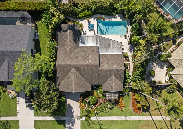 Homes for sale in Wellington, FL | 14372 Horseshoe Tr, Wellington, FL 33414 | MLS# B26051071