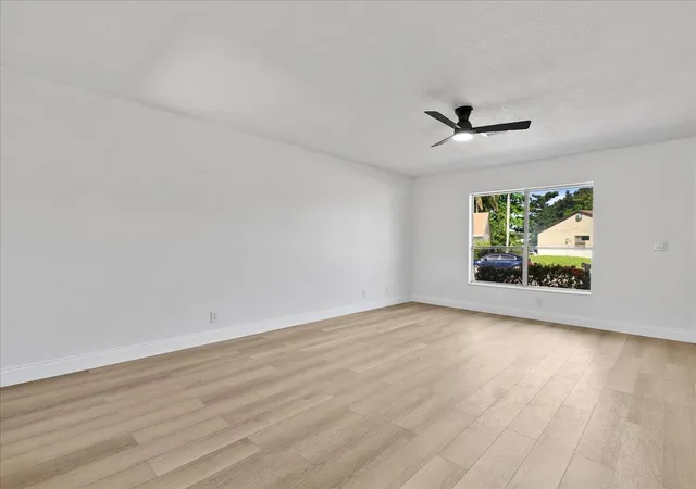 Homes for sale in Boynton Beach, FL | 7406 Willow Spring Cir N, Boynton Beach, FL 33436 | MLS# B26051092
