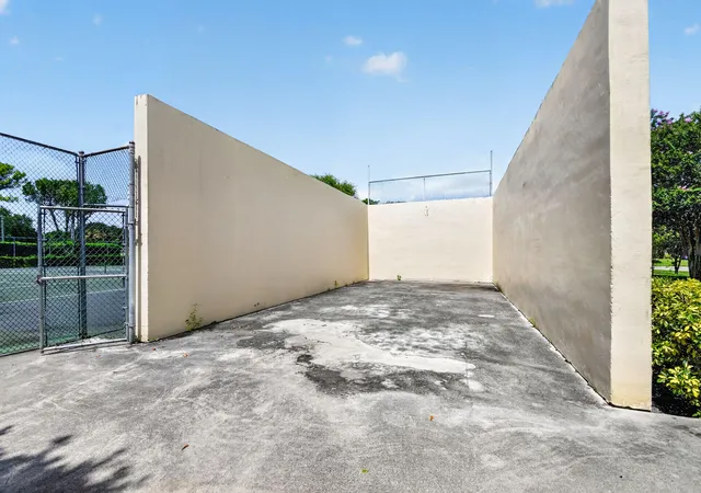 Homes for sale in West Palm Beach, FL | 1610 Forest Lakes Cir #B, West Palm Beach, FL 33406 | MLS# B26051098