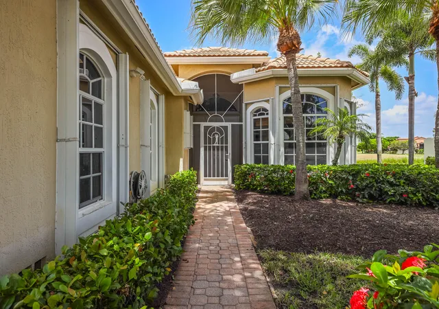 Homes for sale in Lake Worth, FL | 5743 Fountains Dr S, Lake Worth, FL 33467 | MLS# B26051124