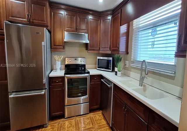 Photo 4 of Condo for sale at 3100 Ne 49Th St #510, Fort Lauderdale, FL 33308 | MLS# A12038664 | Listing updated on 2026-09-30