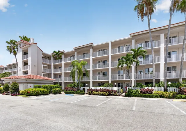 2nd image of 14111 Royal Vis Dr, Delray Beach, FL 33484