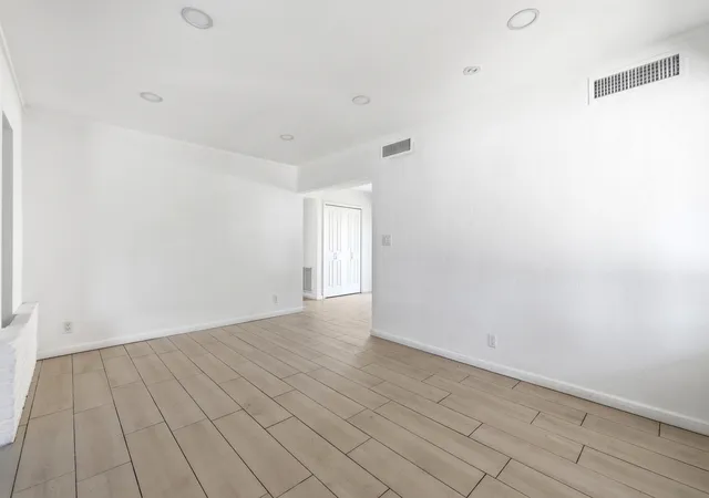 3rd image of 1225 15Th Ave N, ,, FL 33460 | MLS# B26051195
