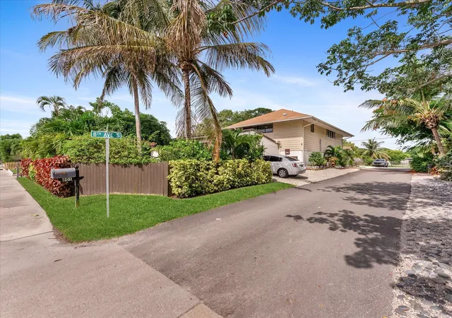 3rd image of 801 S B St, ,, FL 33460 | MLS# B26051217
