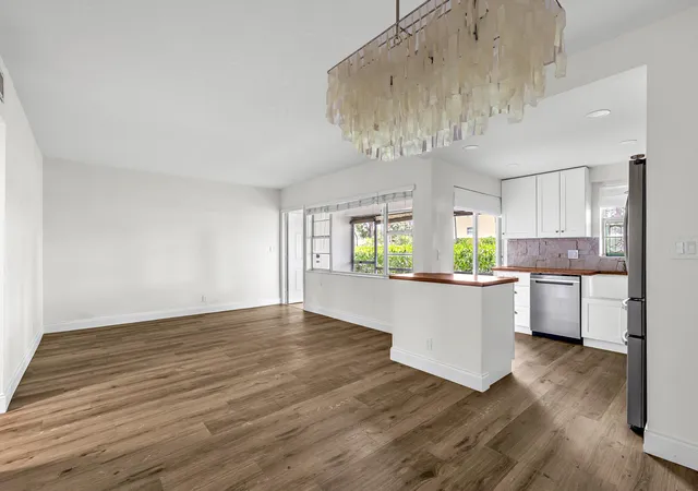 2nd image of 100 Royal Palm Wy #1030, Boca Raton, FL 33432 | MLS# B26051330