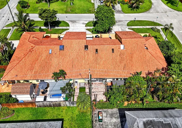 52nd image of 4460 Ne 5th Ave, Boca Raton, FL 33431 | MLS# B26051341