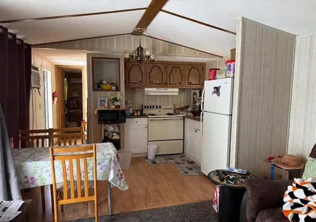 4th image of 42 Palm Dr #42, Lake Worth, FL 33461 | MLS# B26051366