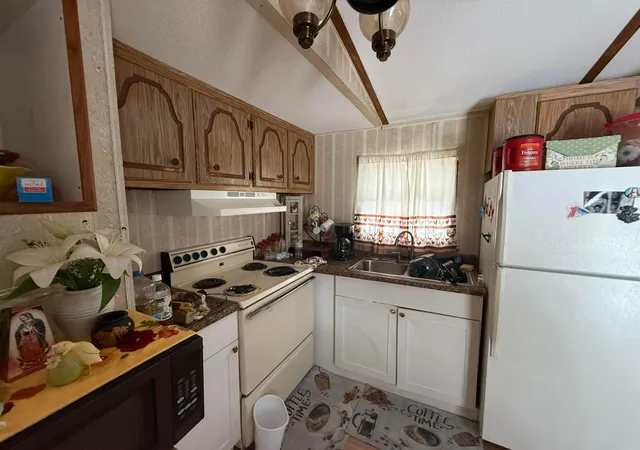 5th image of 42 Palm Dr #42, Lake Worth, FL 33461 | MLS# B26051366