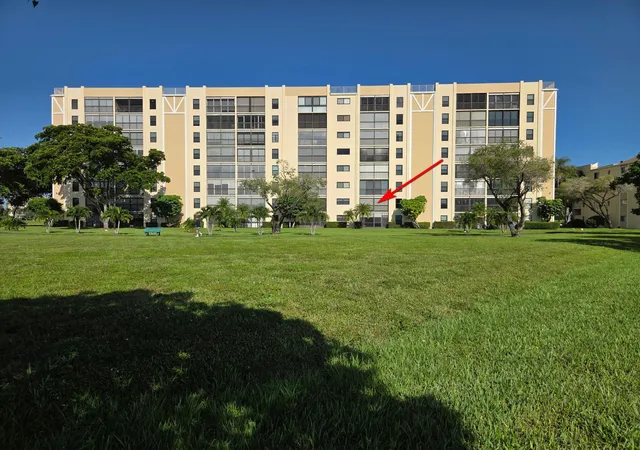 3rd image of 14426 Amberly Ln #203, Delray Beach, FL 33446 | MLS# B26051390