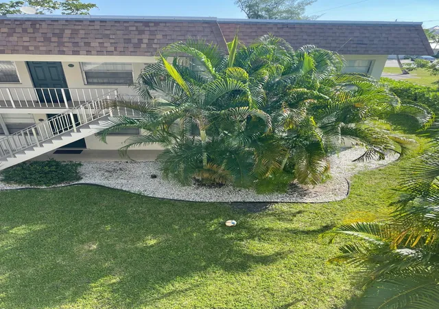 2nd image of 340 NW 19th St, Boca Raton, FL 33432