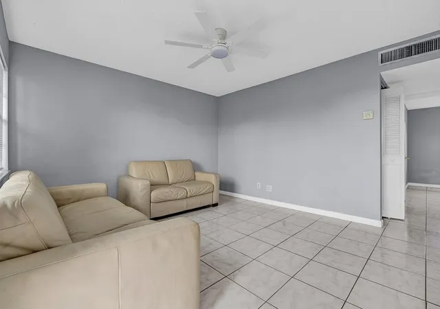 5th image of 340 NW 19th St, Boca Raton, FL 33432