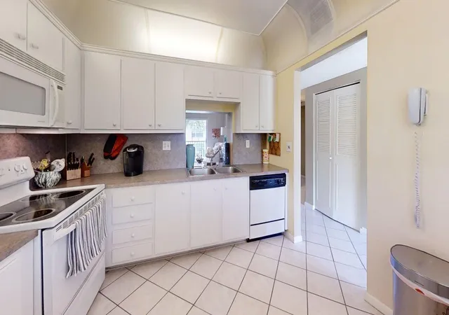2nd image of 250 Ne 20th St #2320, Boca Raton, FL 33431 | MLS# B26051504