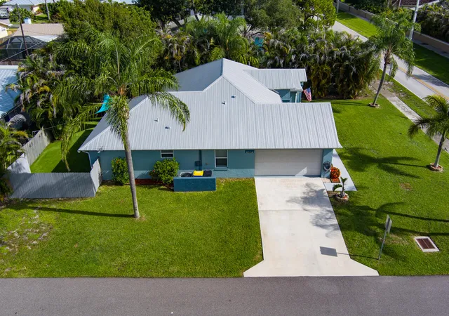 5th image of 8173 Se Carlton St, Hobe Sound, FL 33455 | MLS# B26051511