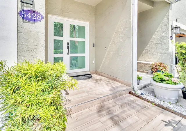 2nd image of 5428 Pointe Villa Dr #E, Pompano Beach, FL 33064 | MLS# B26051548