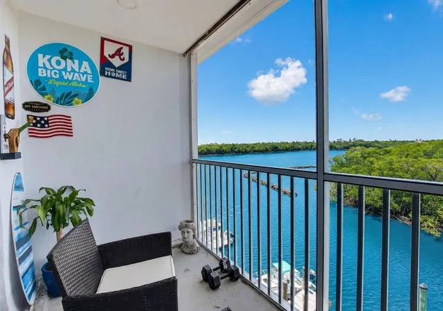 2nd image of 689 Ne 6Th Ct, Boynton Beach, FL 33435