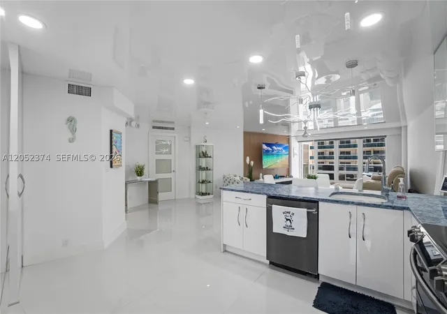 2nd image of 4100 Galt Ocean Dr #404, Fort Lauderdale, FL 33308 | MLS# A12052374