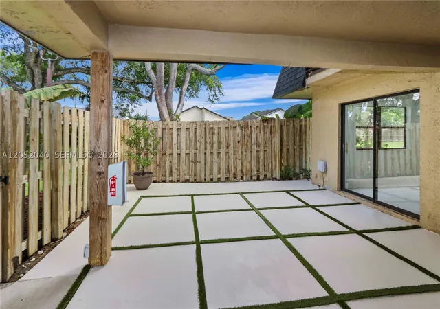 4th image of 14213 Sw 94Th Cir Ln #104-8, Miami, FL 33186 | MLS# A12052040