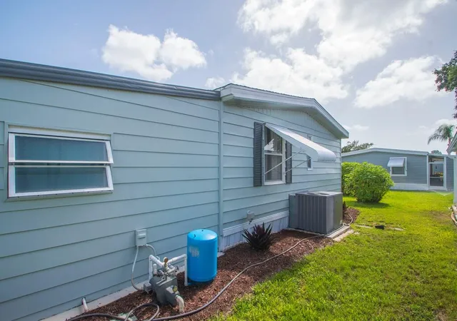 38th image of 174 Ne Emerald Dr, Jensen Beach, FL 34957 | MLS# B26051688