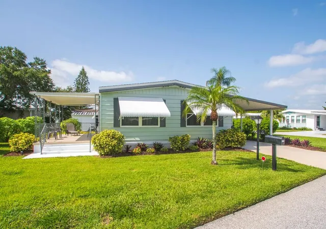 4th image of 174 Ne Emerald Dr, Jensen Beach, FL 34957 | MLS# B26051688