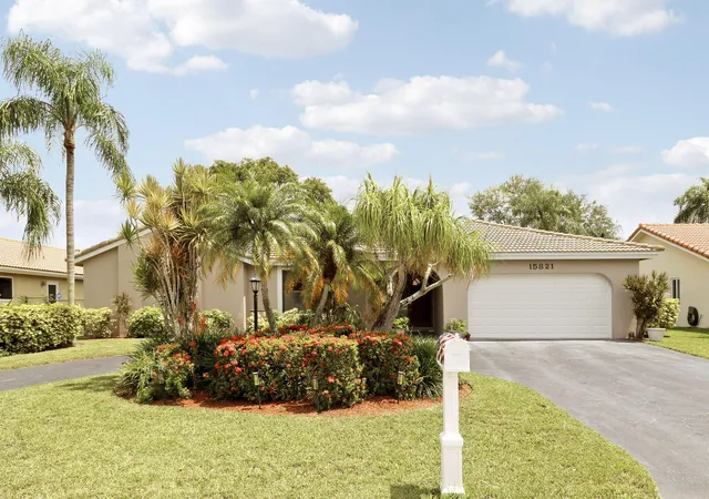 3rd image of 15821 Sedgewyck Cir N, Davie, FL 33331 | MLS# B26051730