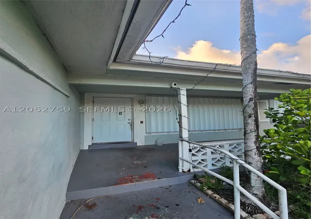 Photo 2 of Single family home for sale at 722 S E St, Lake Worth, FL 33460 | MLS# A12052759 | Listing updated on 2026-07-23