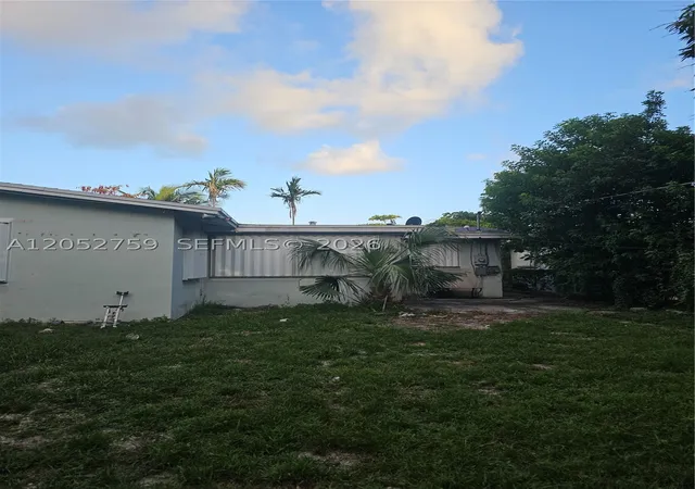 Photo 3 of Single family home for sale at 722 S E St, Lake Worth, FL 33460 | MLS# A12052759 | Listing updated on 2026-07-23