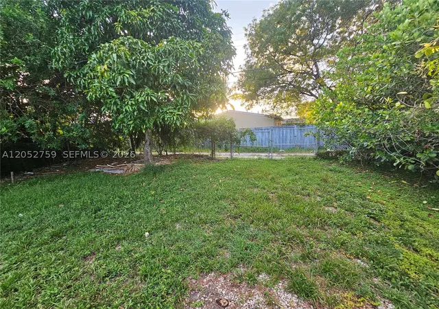 Photo 4 of Single family home for sale at 722 S E St, Lake Worth, FL 33460 | MLS# A12052759 | Listing updated on 2026-07-23