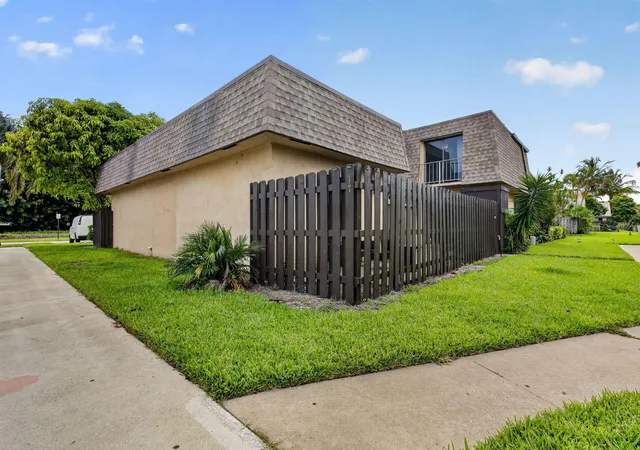 3rd image of 1201 Waterview Cir #12a, Palm Springs, FL 33461 | MLS# B26051903