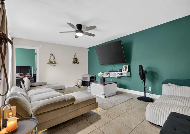 5th image of 1201 Waterview Cir #12a, Palm Springs, FL 33461 | MLS# B26051903