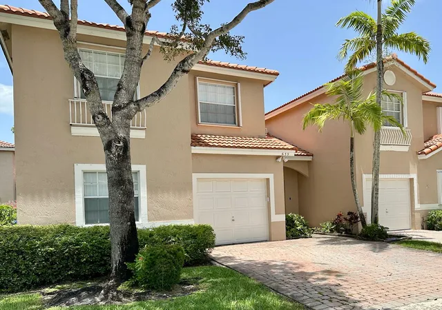 2nd image of 639 Nw 130th Wy, Pembroke Pines, FL 33028 | MLS# B26051904