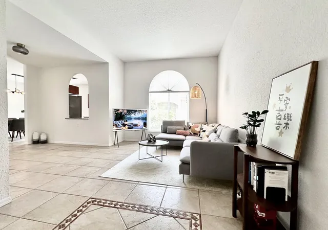 3rd image of 639 Nw 130Th Wy, Pembroke Pines, FL 33028 | MLS# B26051904