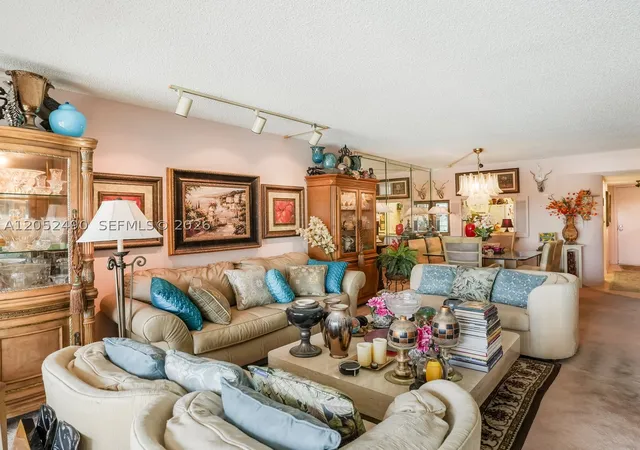 4th image of 3930 Inverrary Blvd #406-D, Lauderhill, FL 33319 | MLS# A12052490