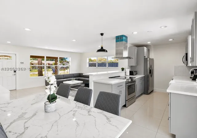 Photo 4 of Single family home for sale at 6441 Meade St, Hollywood, FL 33024 | MLS# A12053163 | Listing updated on 2026-08-24